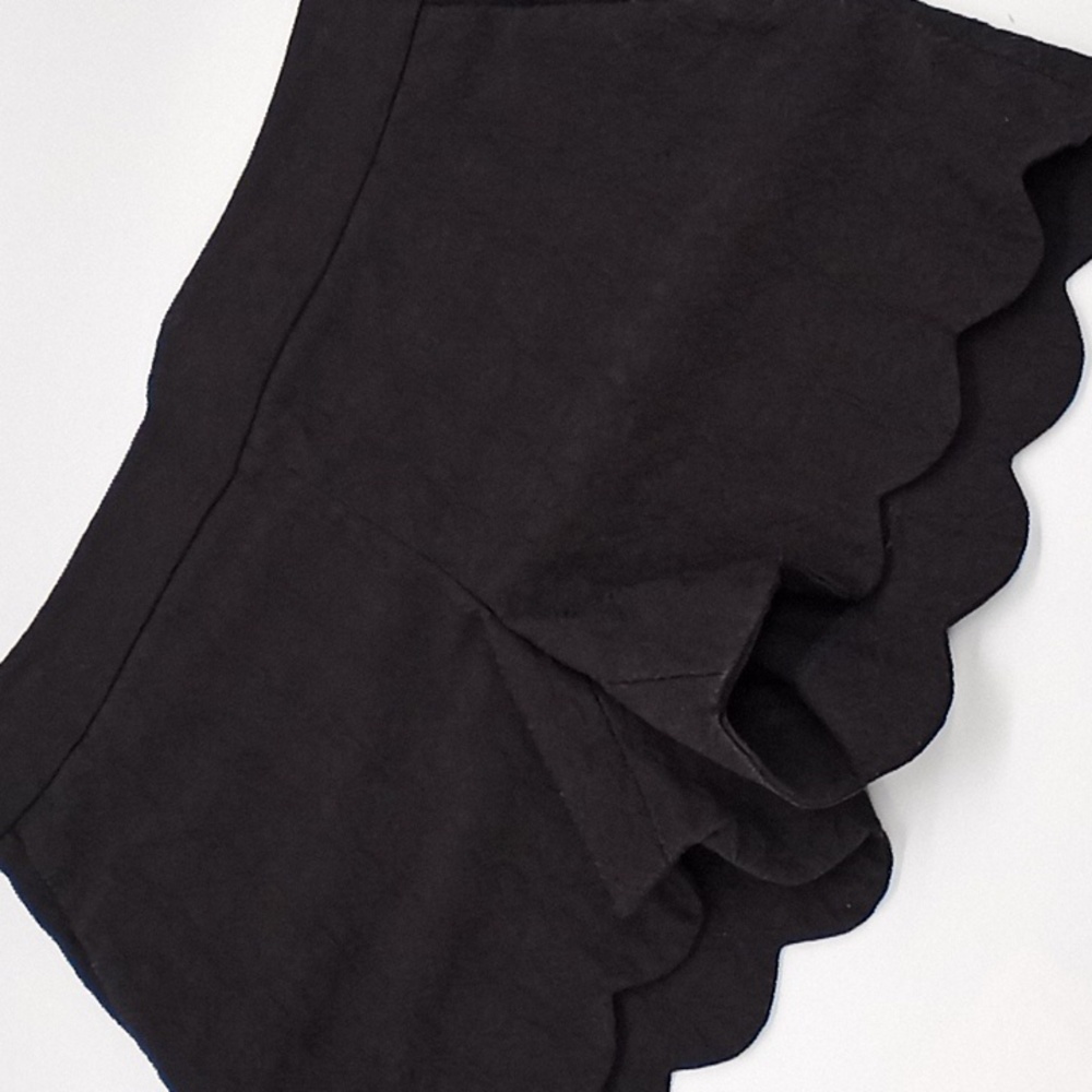 LOFT Scallop Jacquard The Riviera Short Black 4 NWOT